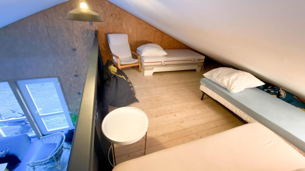 Hostel Oder Ferienwohnung 1-16 Personen Im Blauen Haus 페마른 외부 사진
