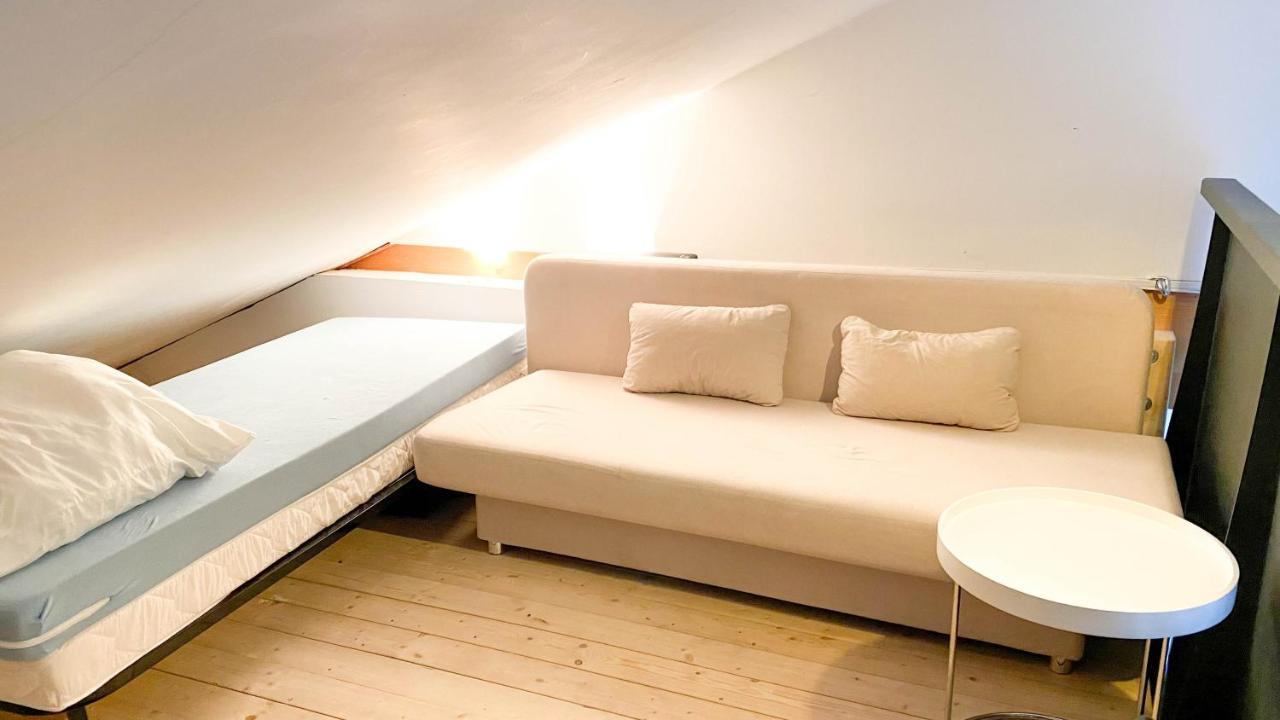 Hostel Oder Ferienwohnung 1-16 Personen Im Blauen Haus 페마른 외부 사진